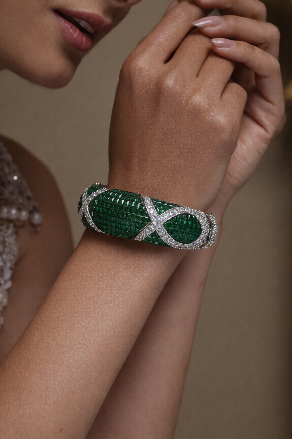 Jashn Zamrud Cuff