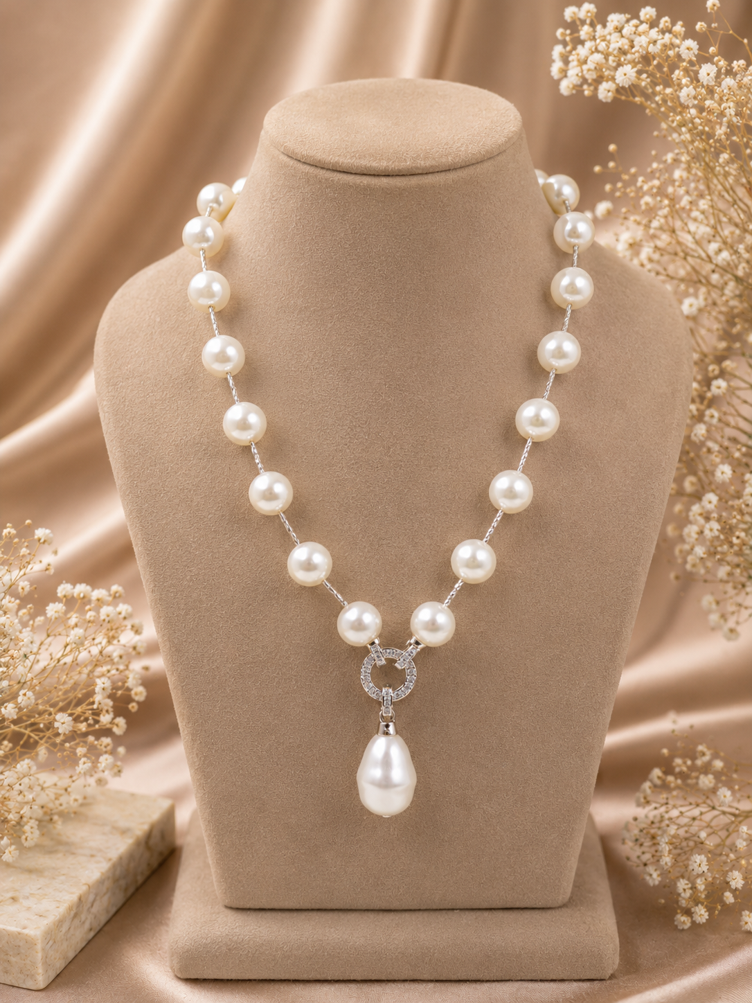 Pearl Blanche Necklace