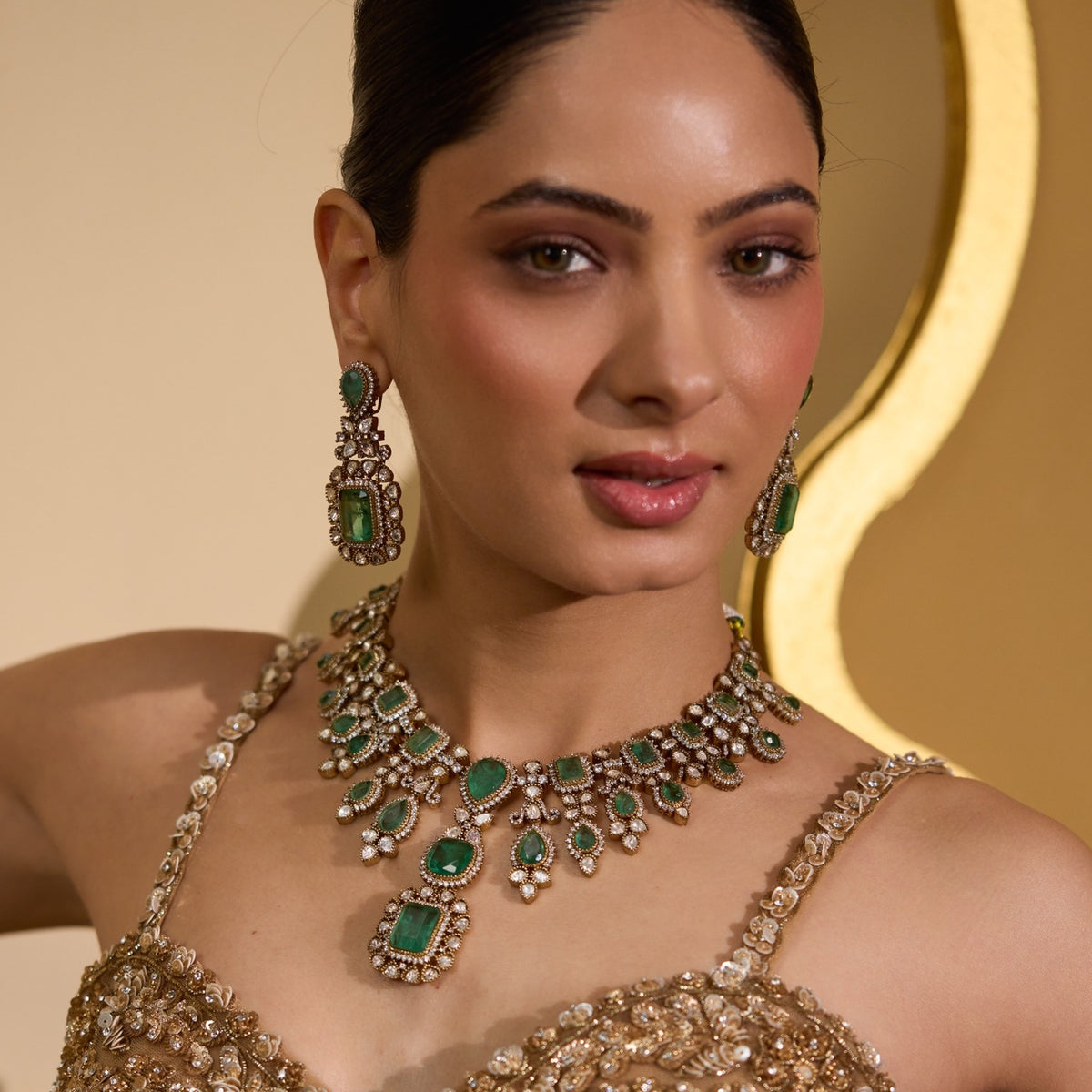 Nirvikar Green Victorian Necklace Set