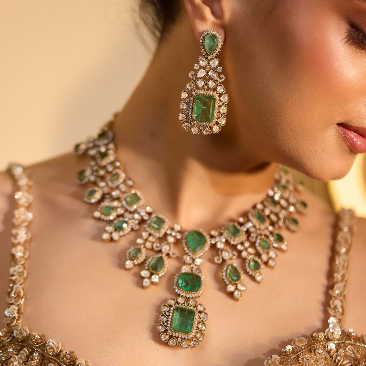 Nirvikar Green Victorian Necklace Set
