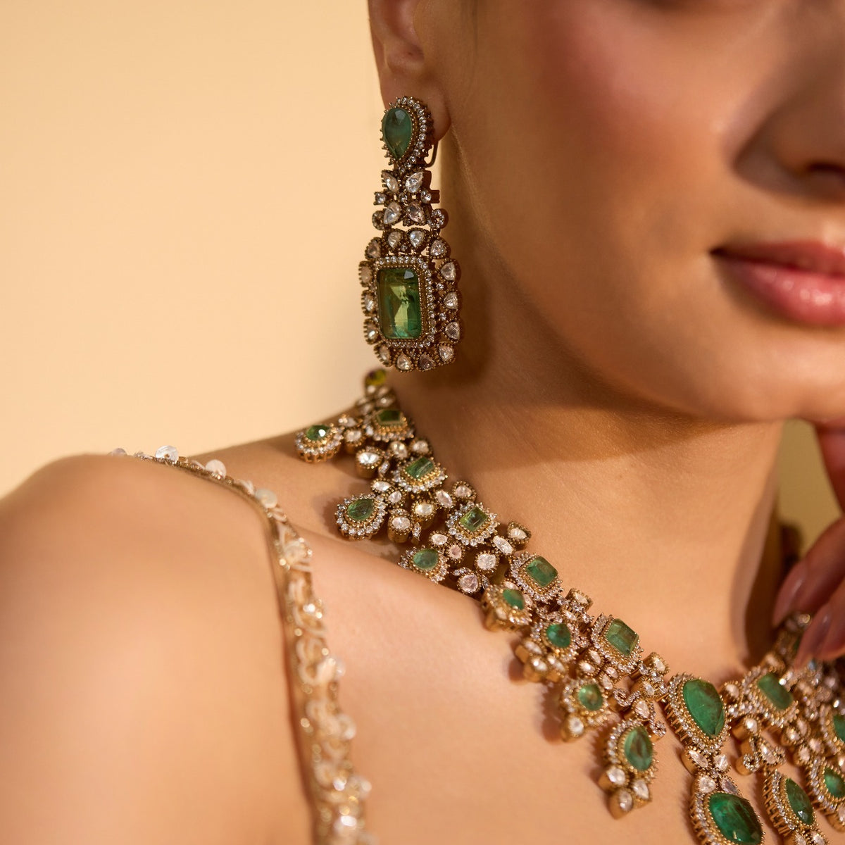 Nirvikar Green Victorian Necklace Set