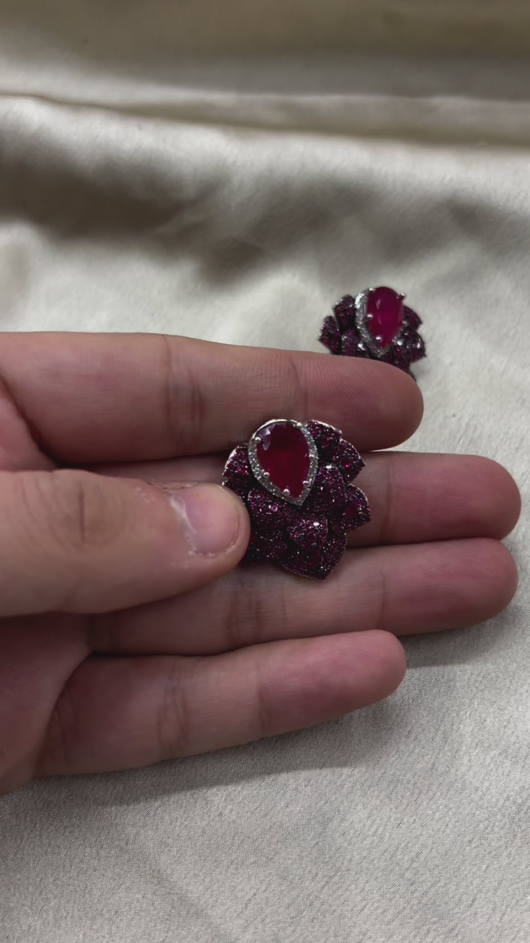 Veloura Red