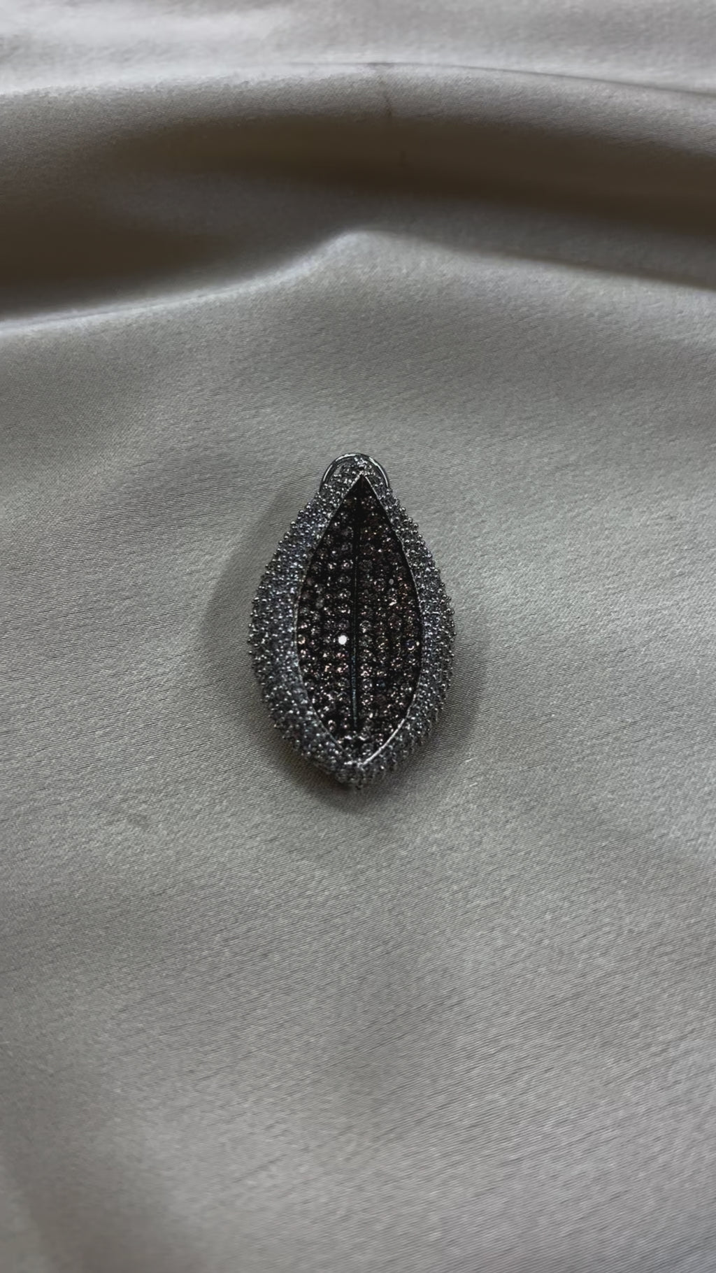 Golden Élan Earrings