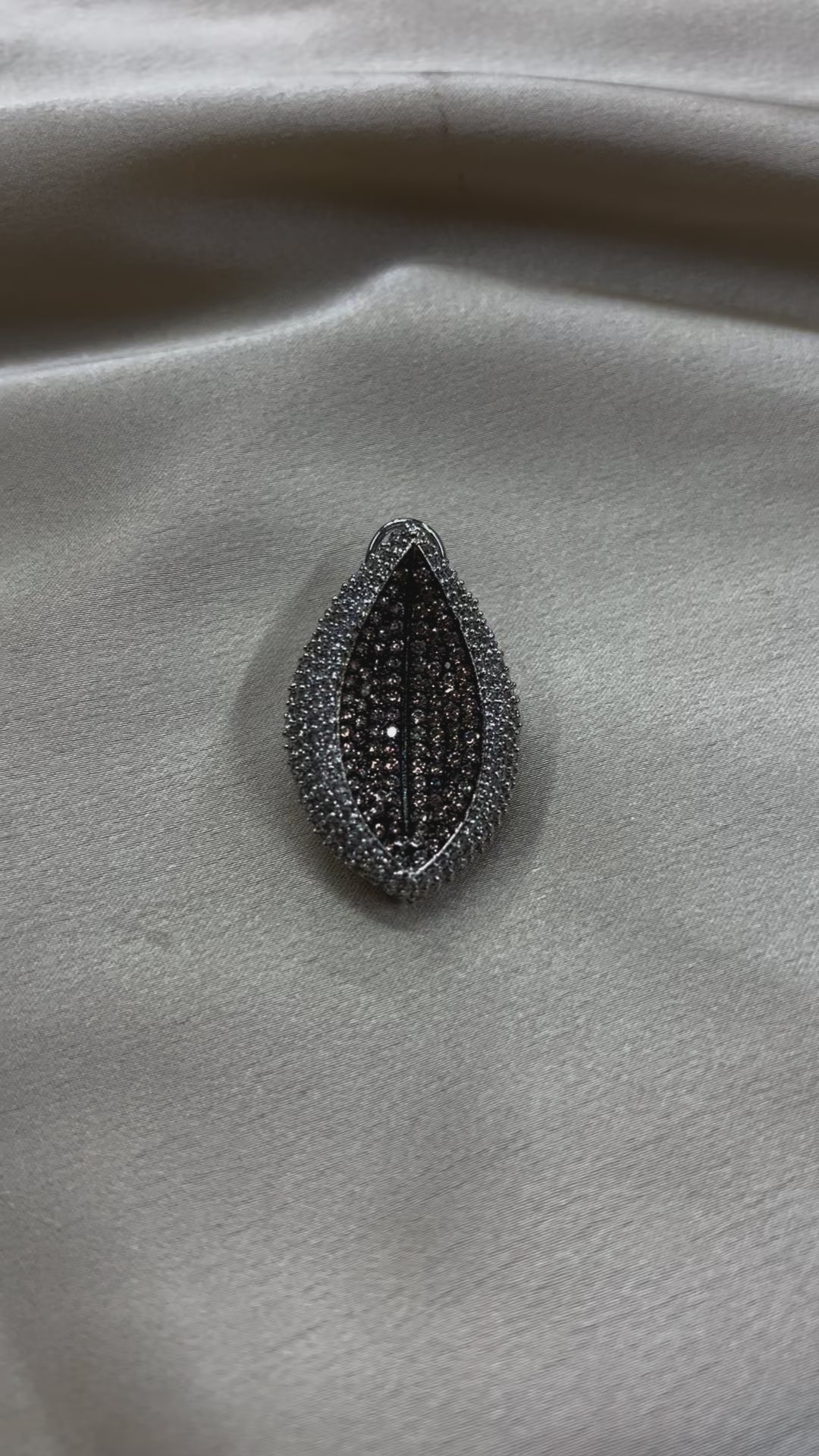 Golden Élan Earrings