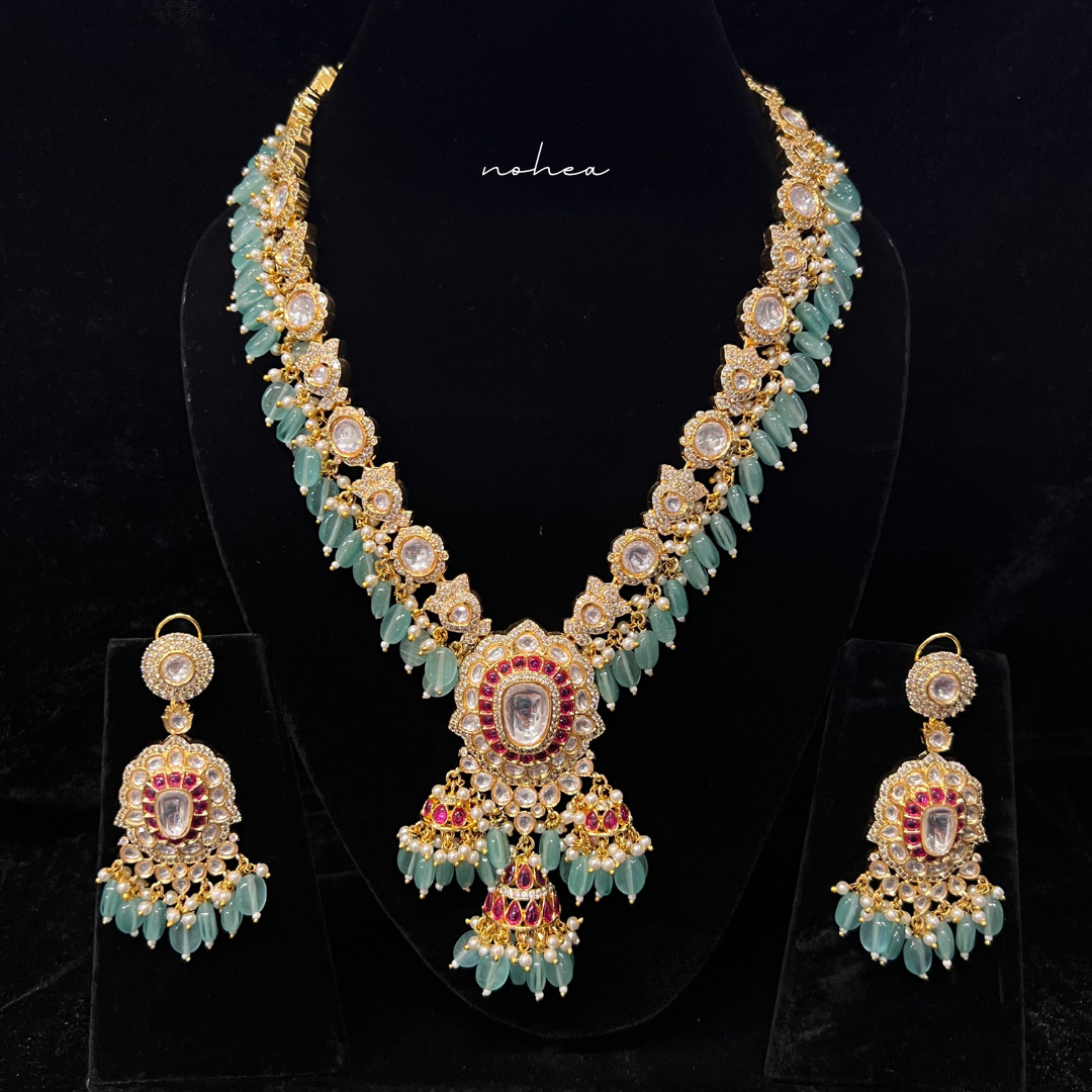 Mrinali Kundan Set